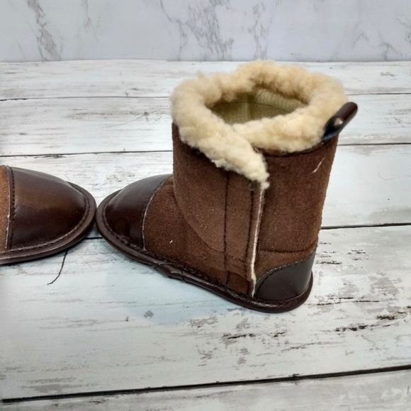$ Little Me Baby Booties Boots Brown Fur Lined Unisex Boy Girl Size 2 3 Boot - Picture 5 of 10